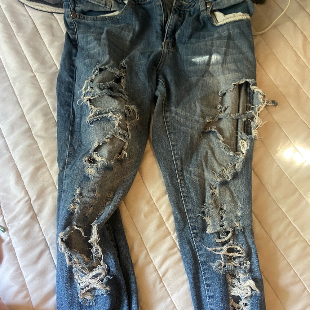 Ripping blue jeans | Medium